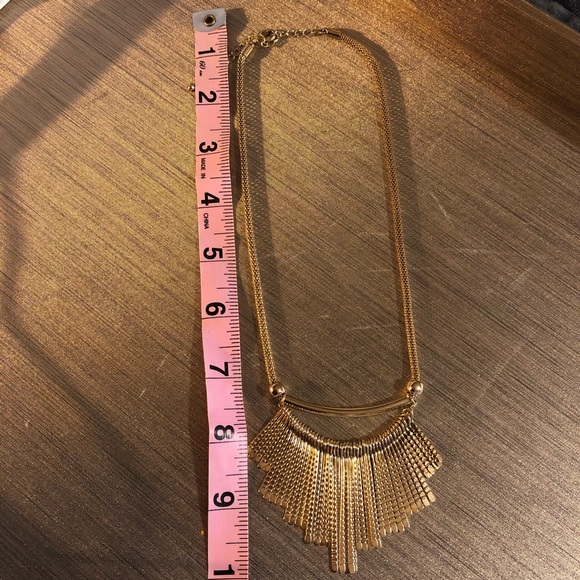 Gold statement necklace 💛 - Picture 5 of 5